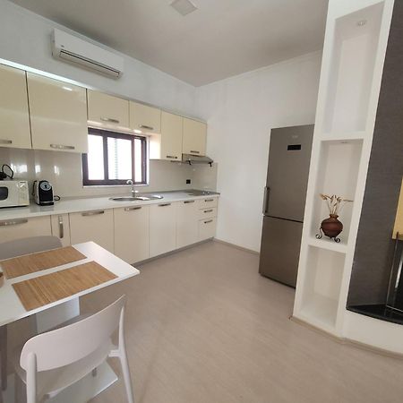 An Apartment With Fireplace تيرانا المظهر الخارجي الصورة